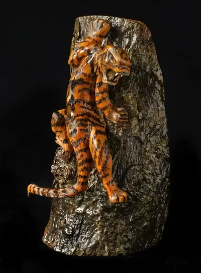 Climbing Tiger